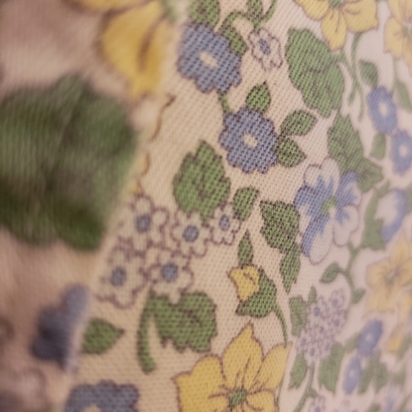 Floral Short Sleeve Women's Top - Picture 2 of 9